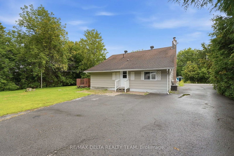 2604 Mer Bleue Road