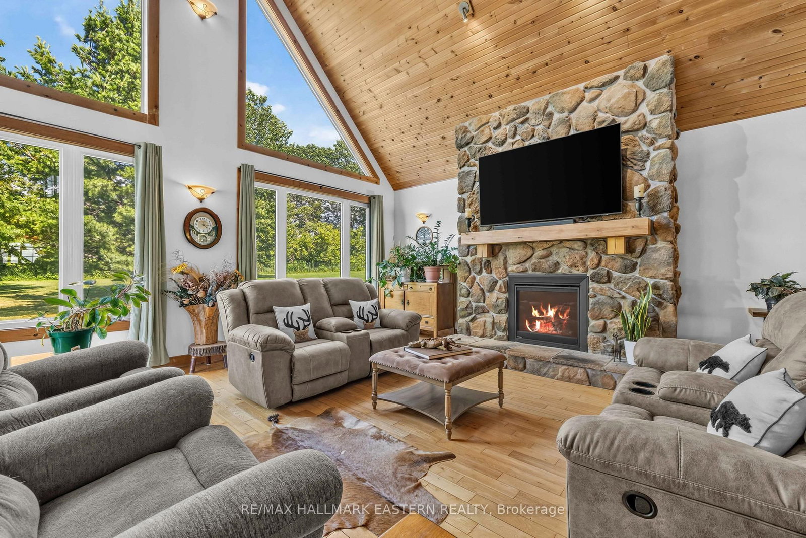 184 Golf Course Road • Stirling, ON photo 2