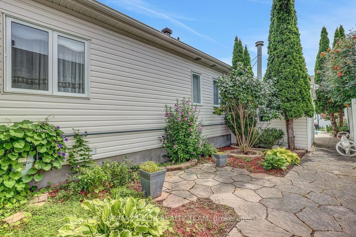 1032 Valin Street • Ottawa, ON photo 44