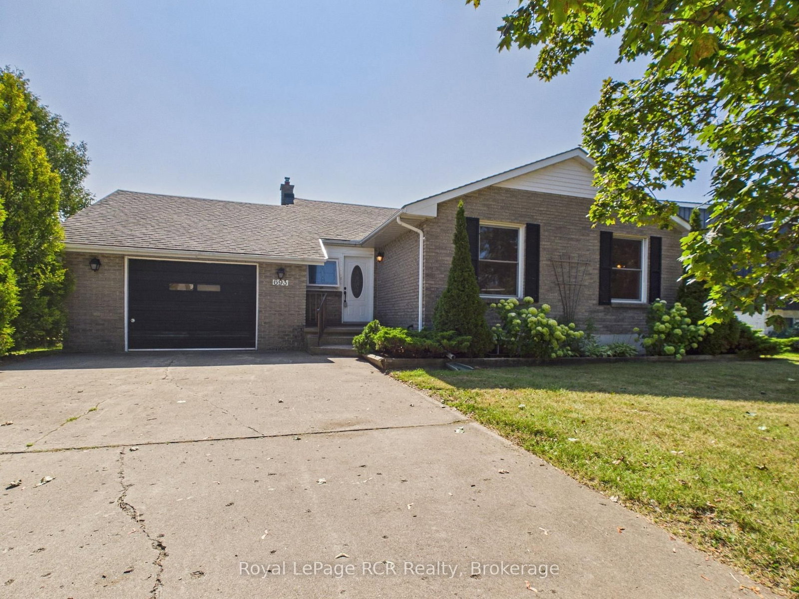 693 Macyoung Drive • Kincardine, ON photo 1