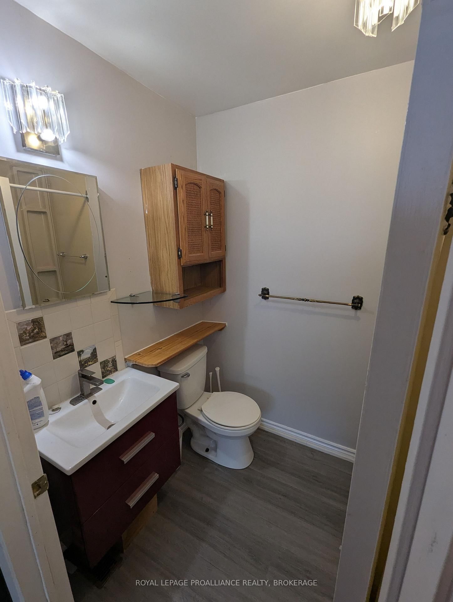 1105 Montreal Street • Kingston, ON photo 16