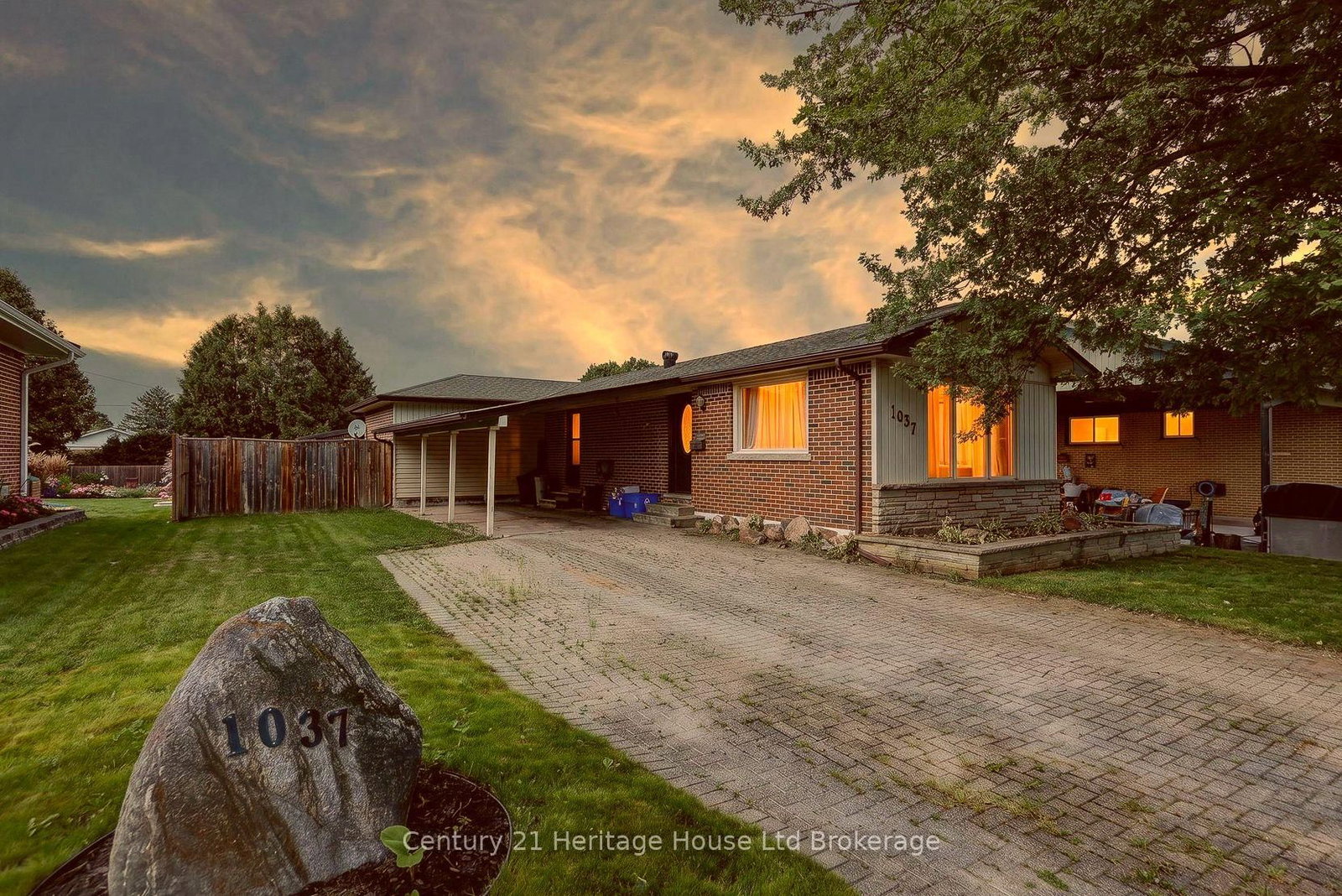 1037 Warwick Street • Woodstock, ON photo 1