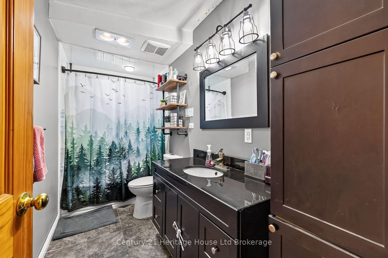 1037 Warwick Street • Woodstock, ON photo 16