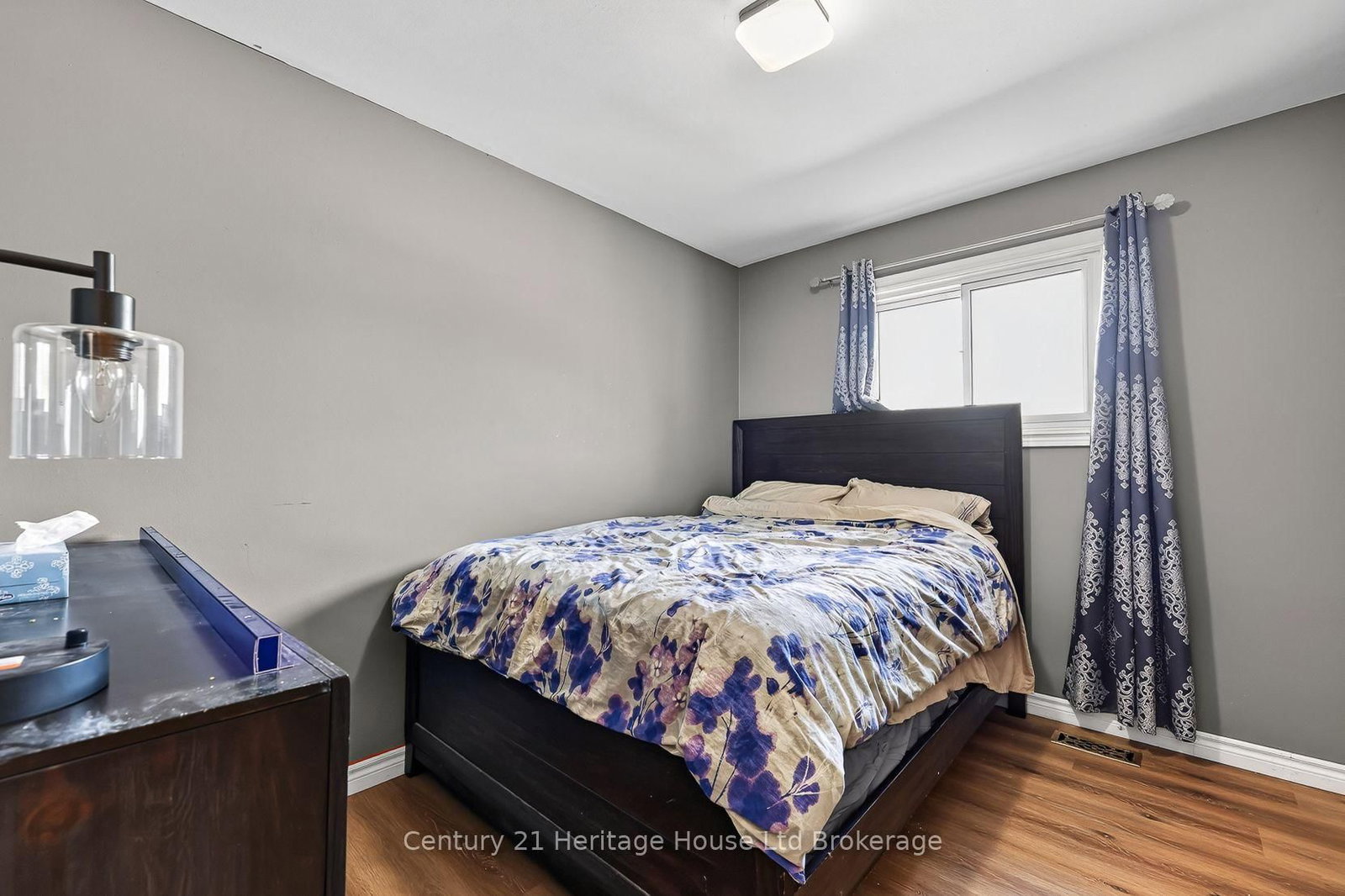 1037 Warwick Street • Woodstock, ON photo 17