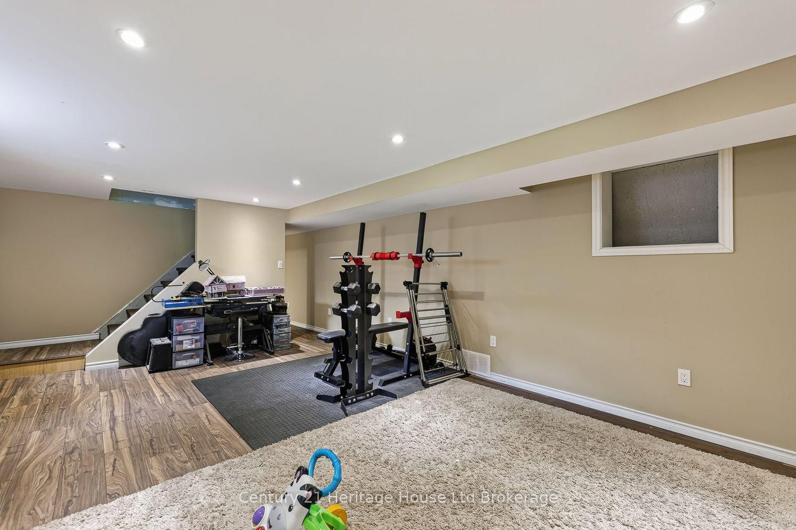 1037 Warwick Street • Woodstock, ON photo 21