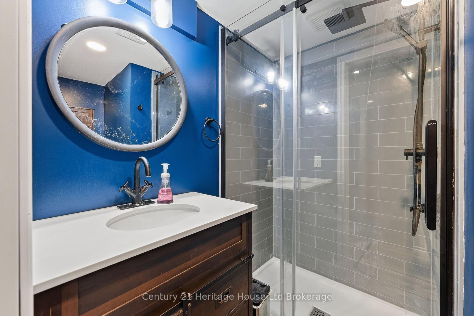 1037 Warwick Street • Woodstock, ON photo 22
