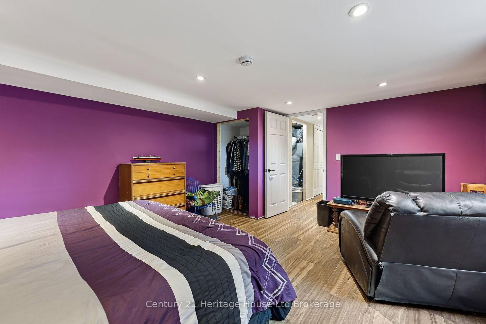 1037 Warwick Street • Woodstock, ON photo 25