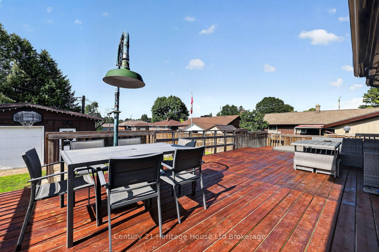 1037 Warwick Street • Woodstock, ON photo 30