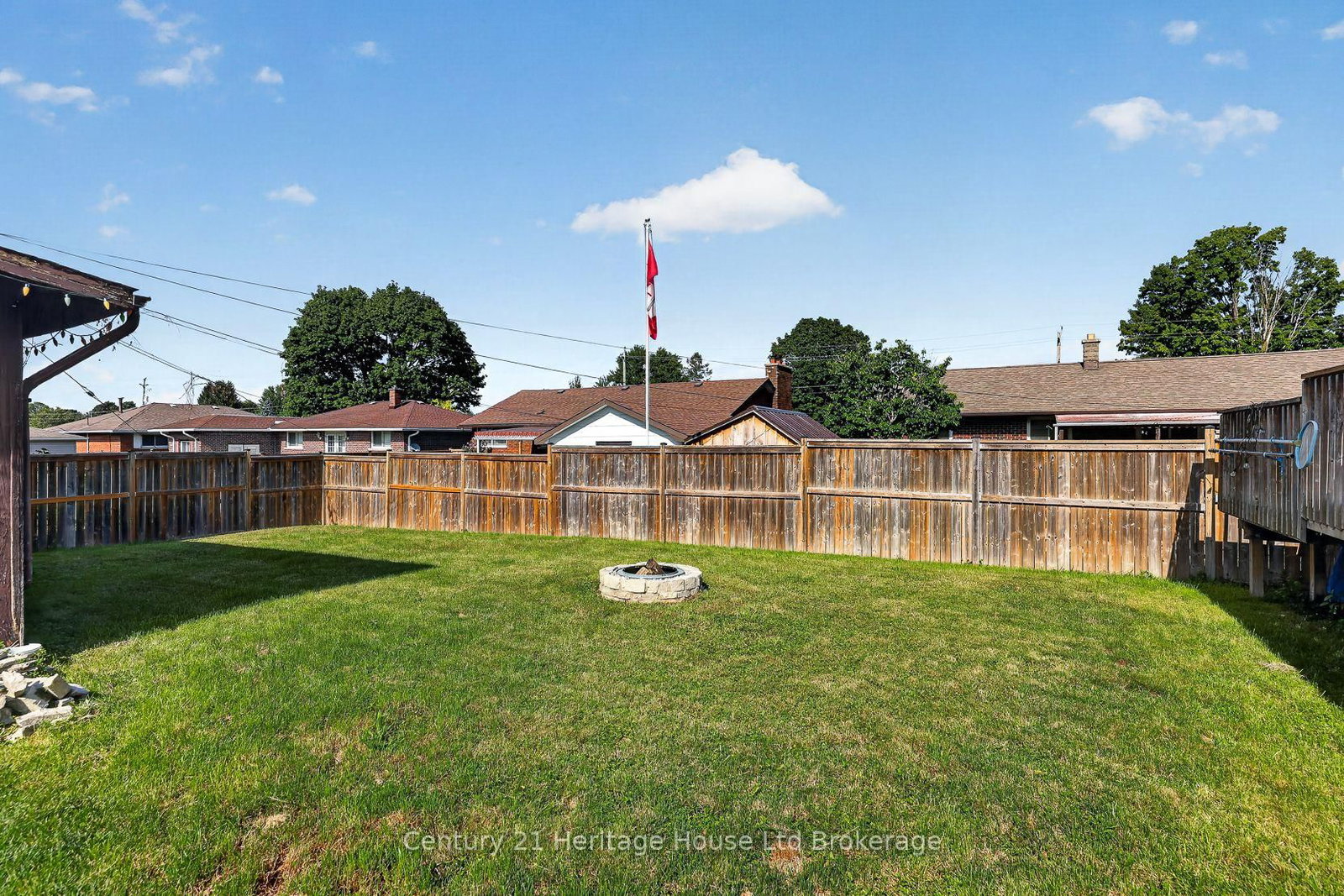 1037 Warwick Street • Woodstock, ON photo 36