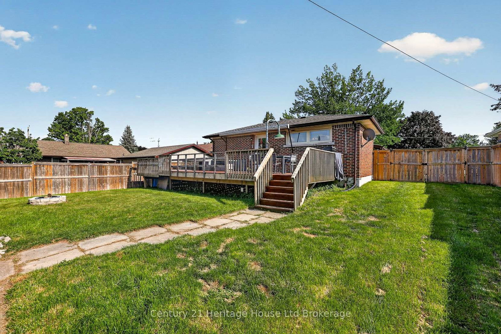1037 Warwick Street • Woodstock, ON photo 38
