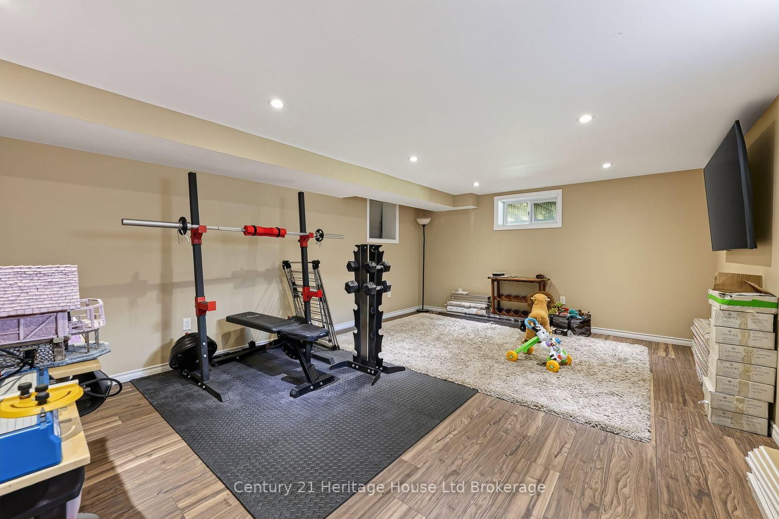 1037 Warwick Street • Woodstock, ON photo 4