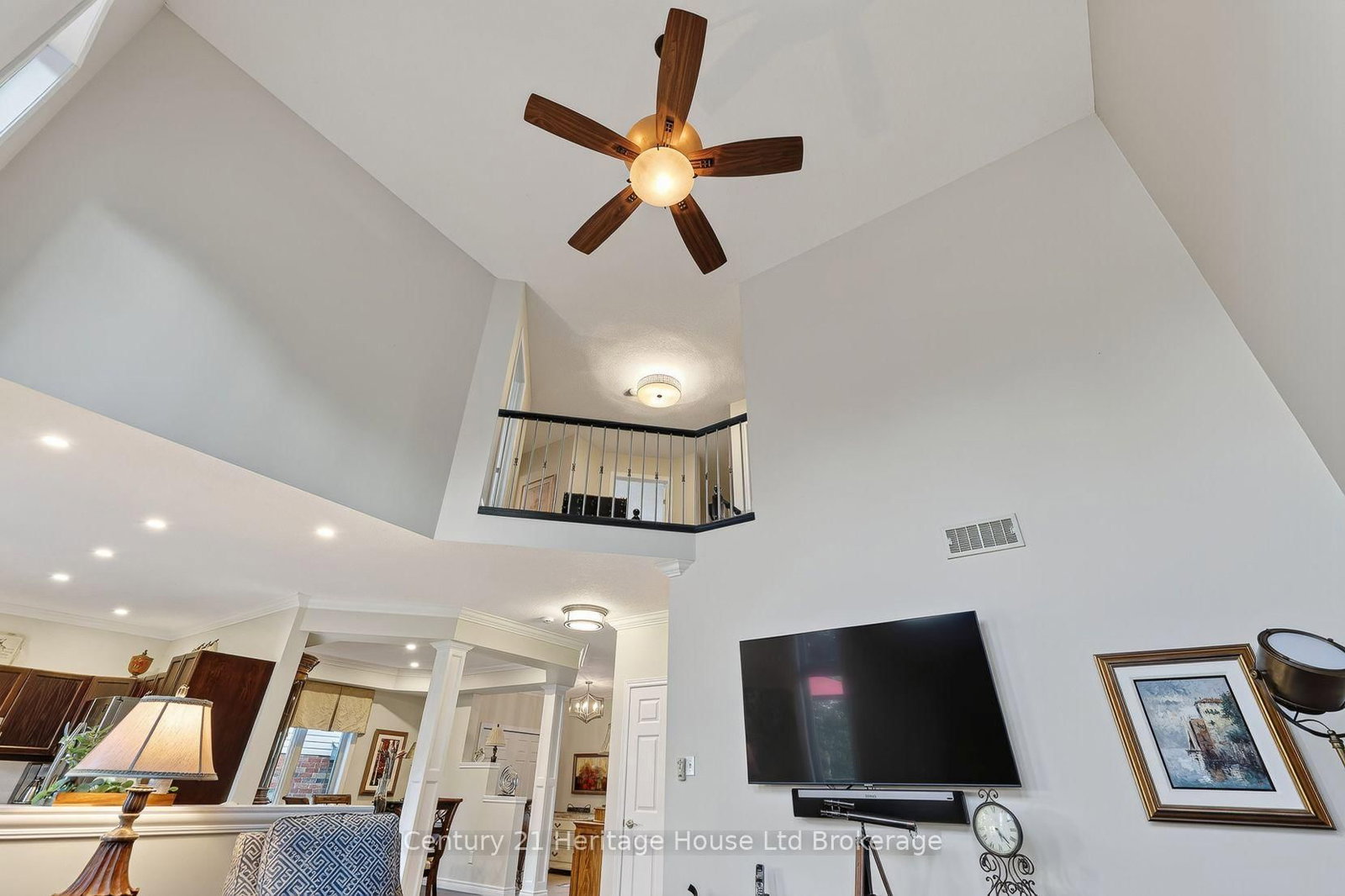 209 Munnoch Boulevard • Woodstock, ON photo 13