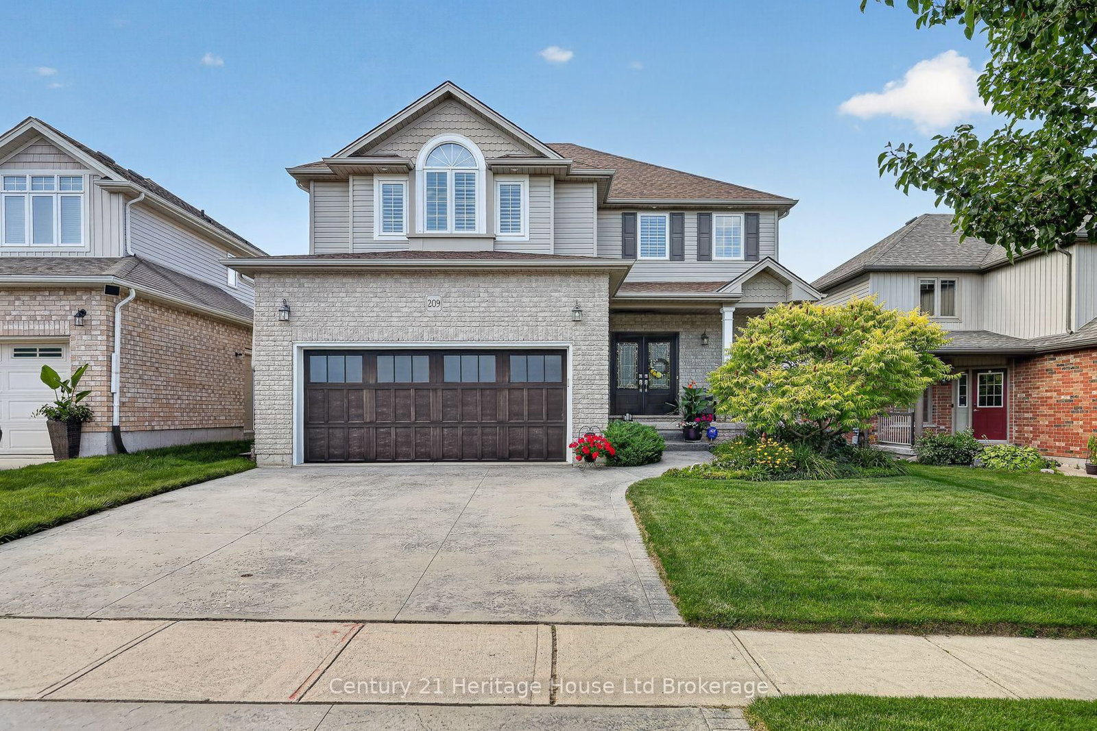 209 Munnoch Boulevard • Woodstock, ON photo 6