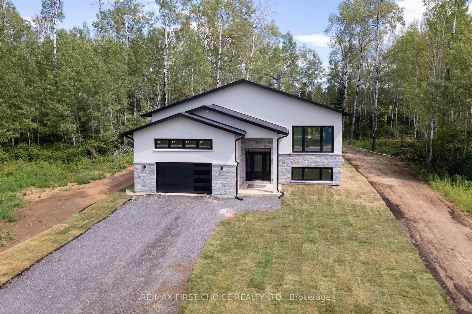 3435 King George's Park Drive • Oliver Paipoonge, ON photo 3