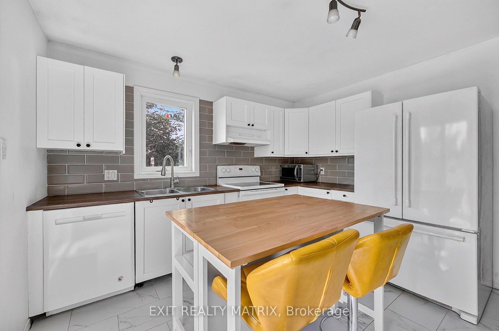 239 Stiver Street • Russell, ON photo 9