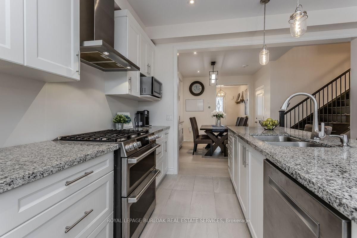 11 Cooley Grove • Hamilton, ON photo 21