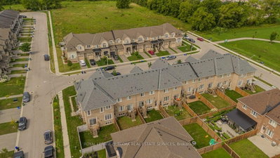 11 Cooley Grove • Hamilton, ON photo 6