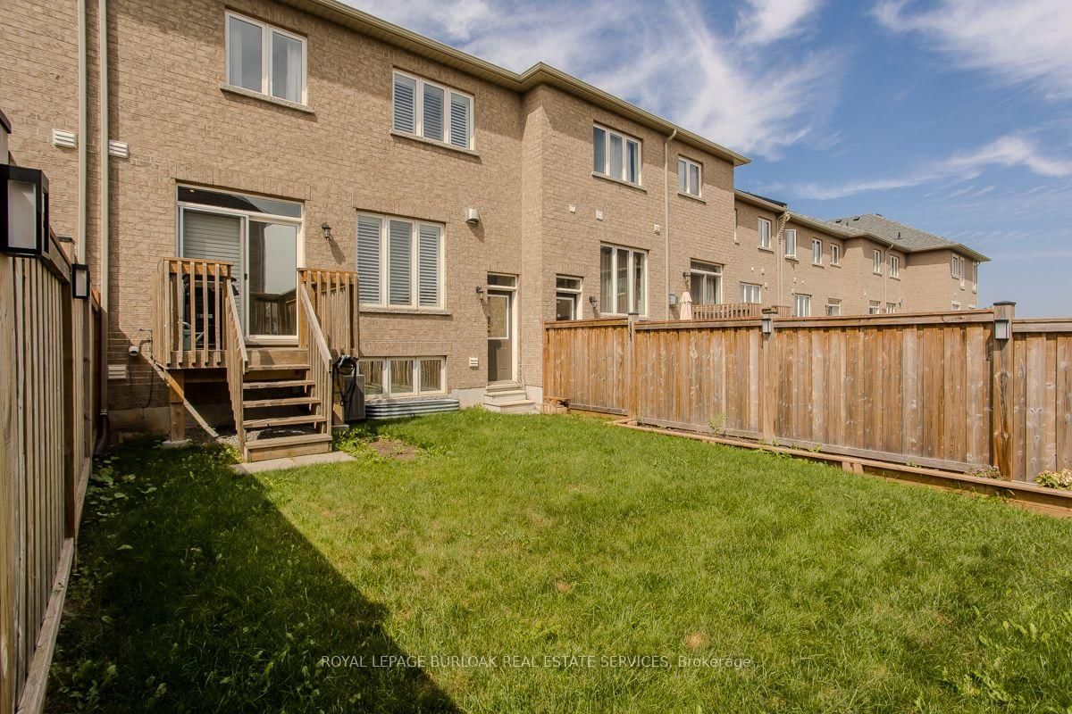 11 Cooley Grove • Hamilton, ON photo 8
