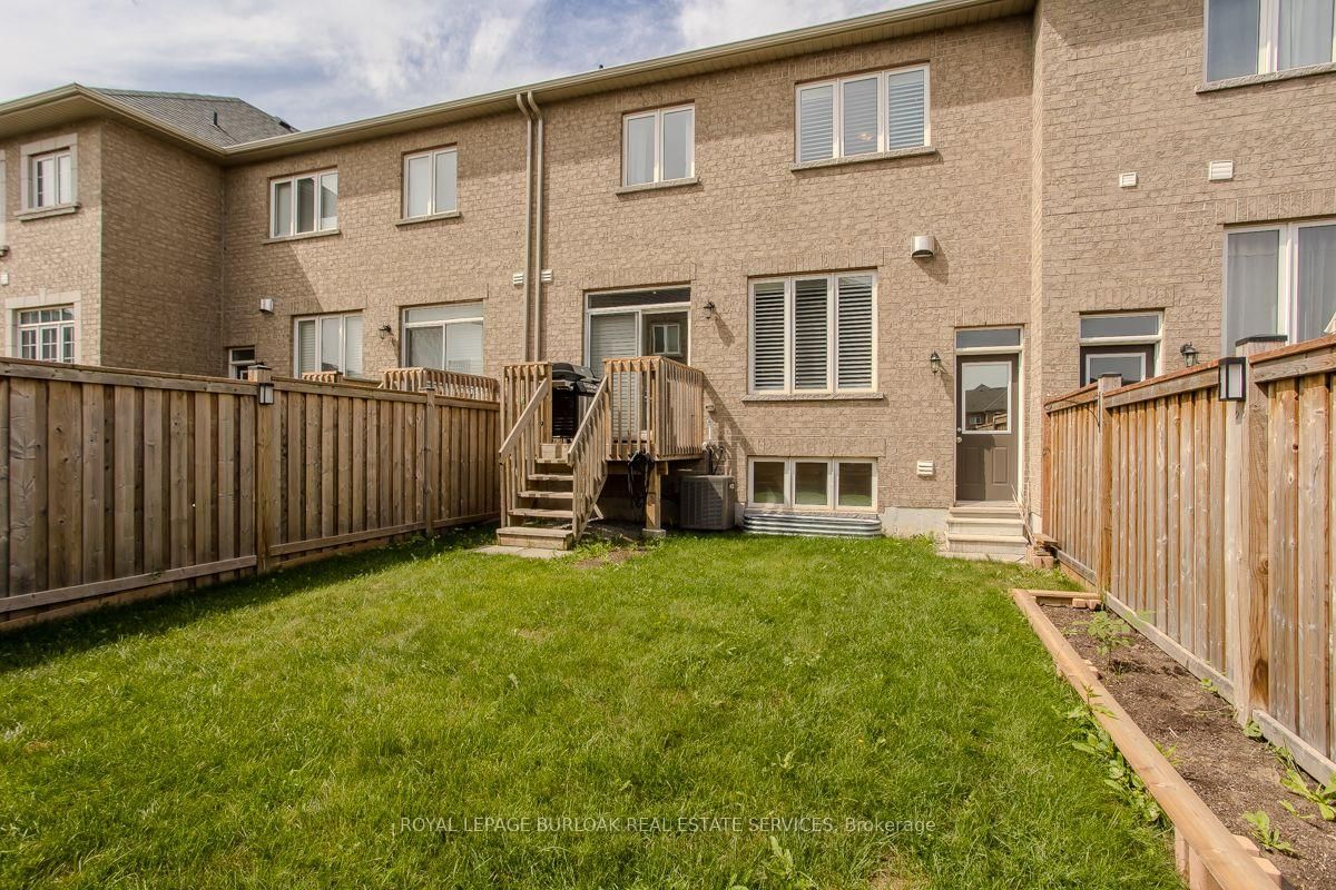 11 Cooley Grove • Hamilton, ON photo 9