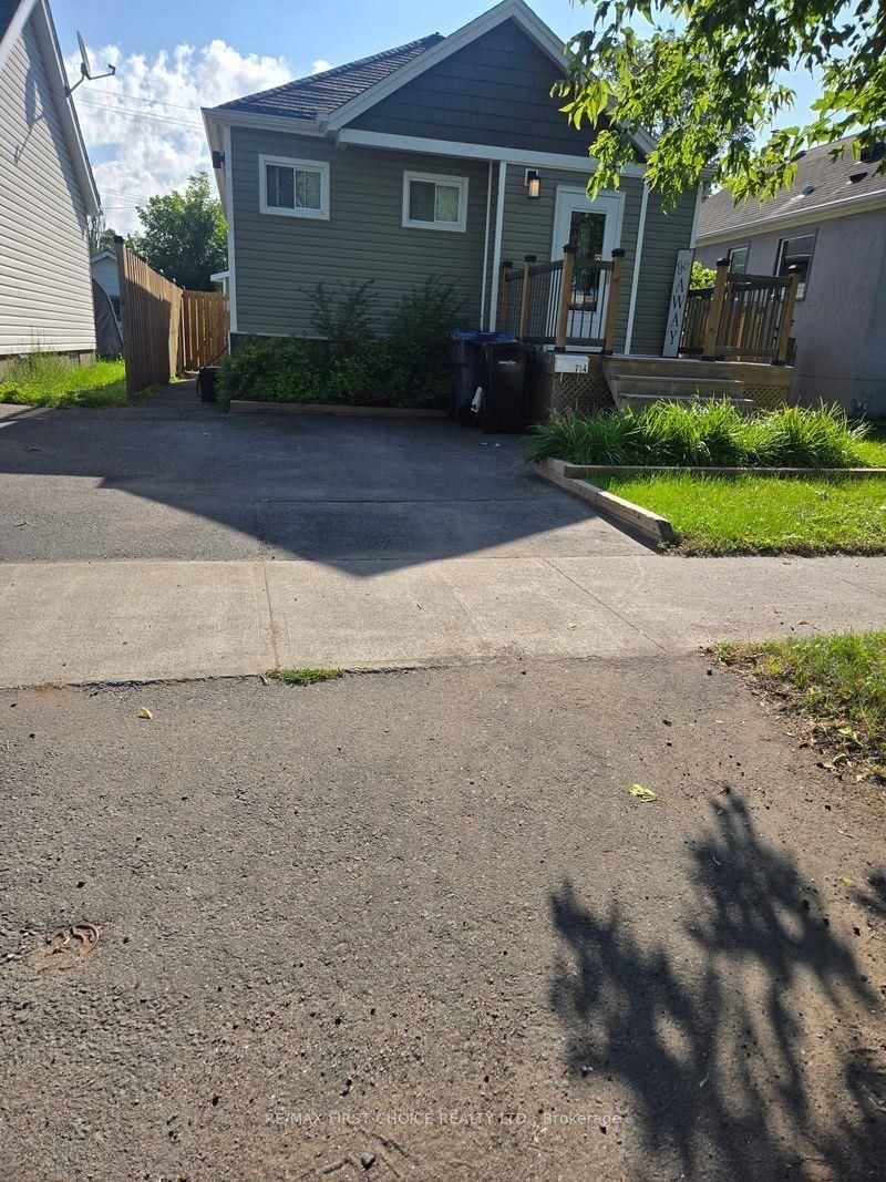 734 Franklin Street S • Thunder Bay, ON photo 2