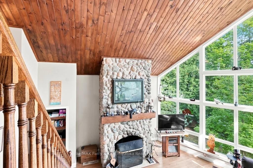 31 Lyndsey Lane • McKellar, ON photo 12