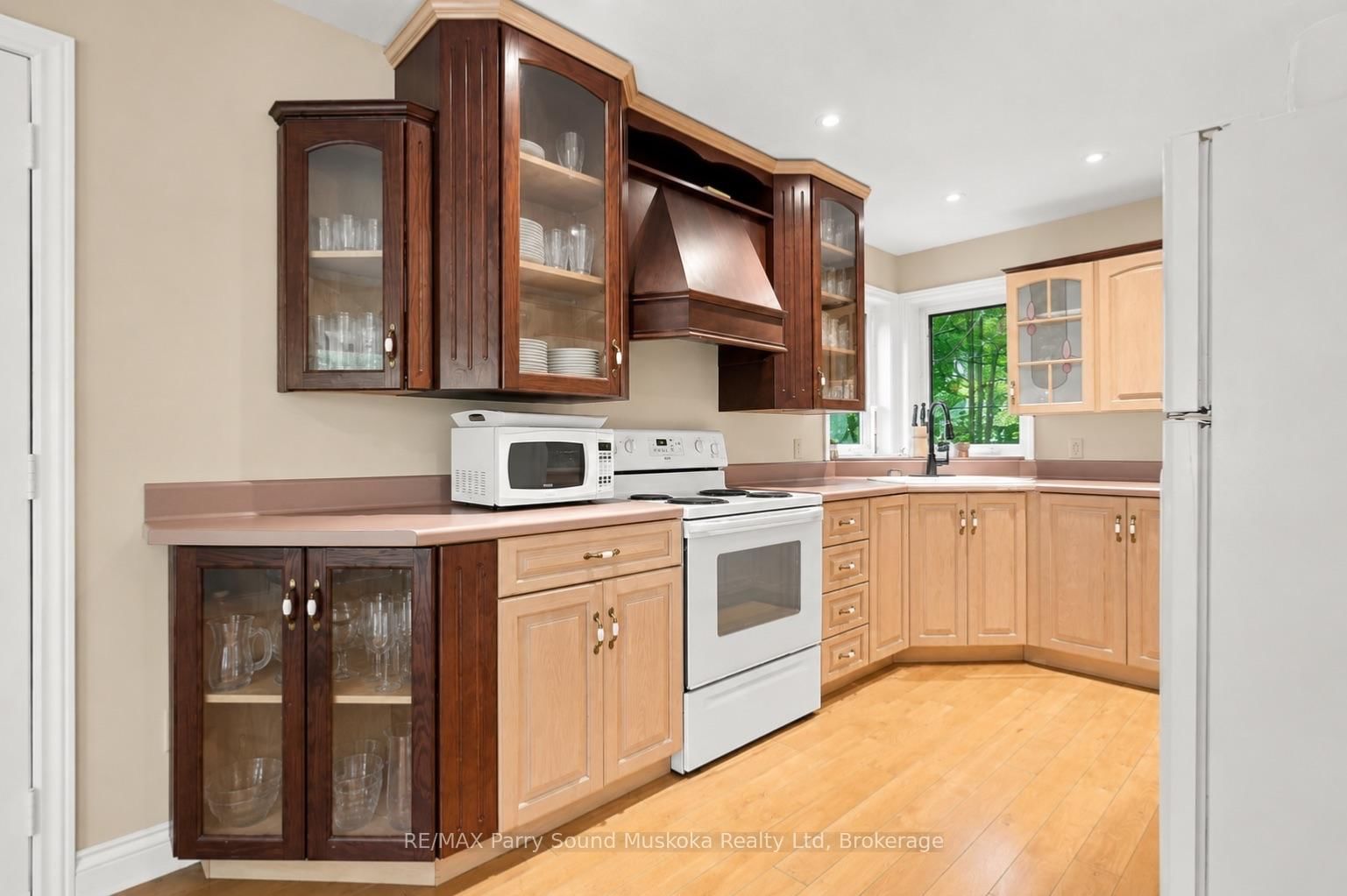 31 Lyndsey Lane • McKellar, ON photo 15