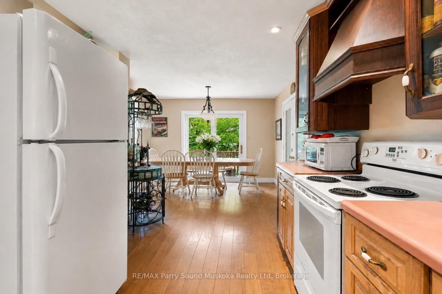 31 Lyndsey Lane • McKellar, ON photo 18
