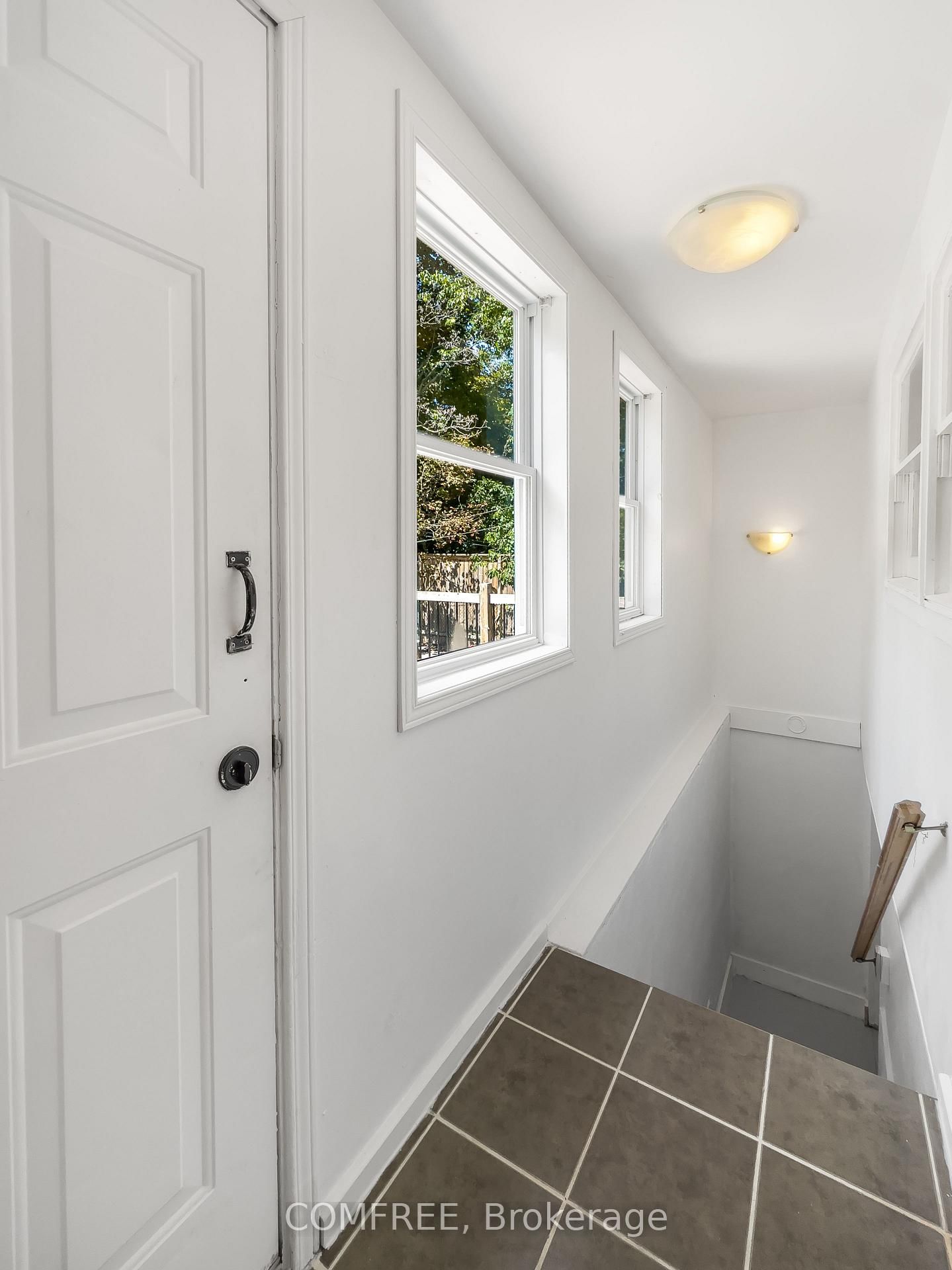 84 Carleton Street • Kingston, ON photo 12