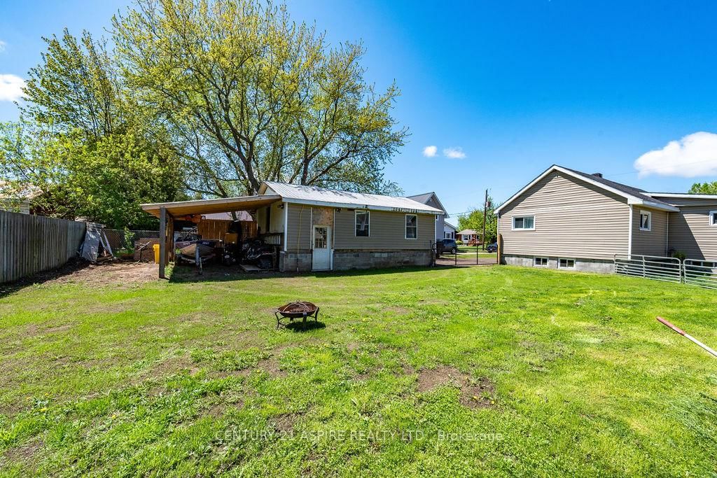 20 Hilda Street • Petawawa, ON photo 10
