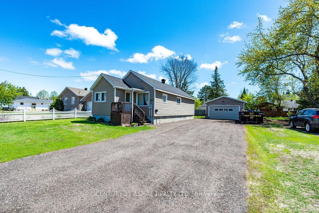 20 Hilda Street • Petawawa, ON photo 11