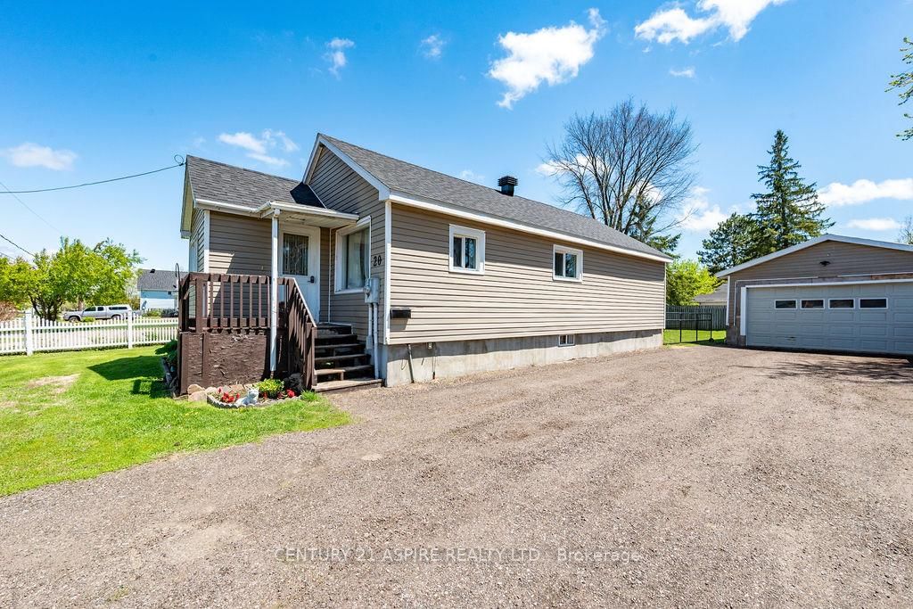20 Hilda Street • Petawawa, ON photo 3