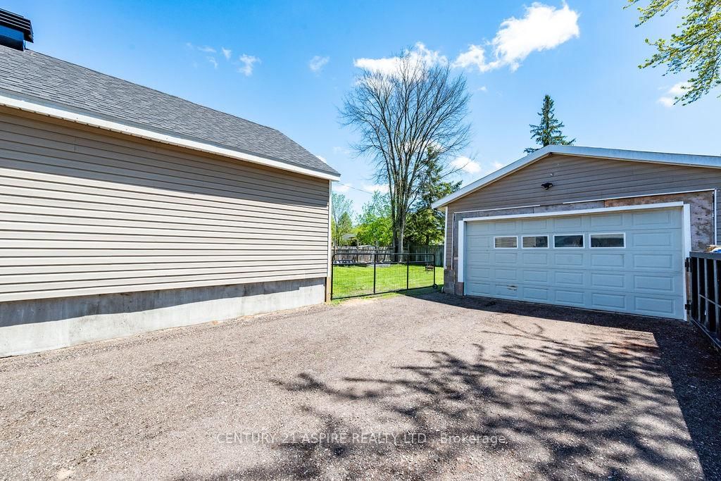 20 Hilda Street • Petawawa, ON photo 4
