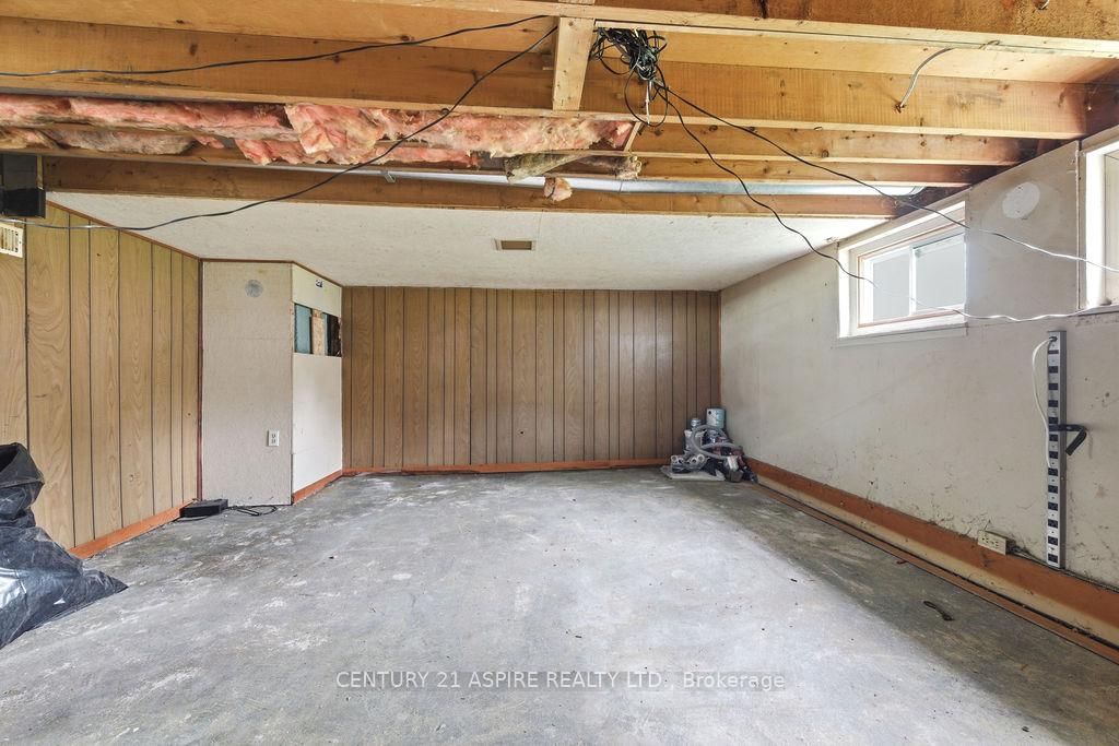 20 Hilda Street • Petawawa, ON photo 44