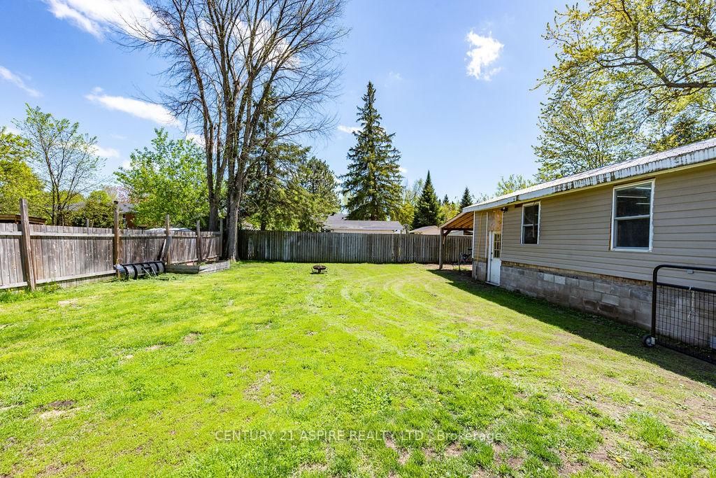 20 Hilda Street • Petawawa, ON photo 5