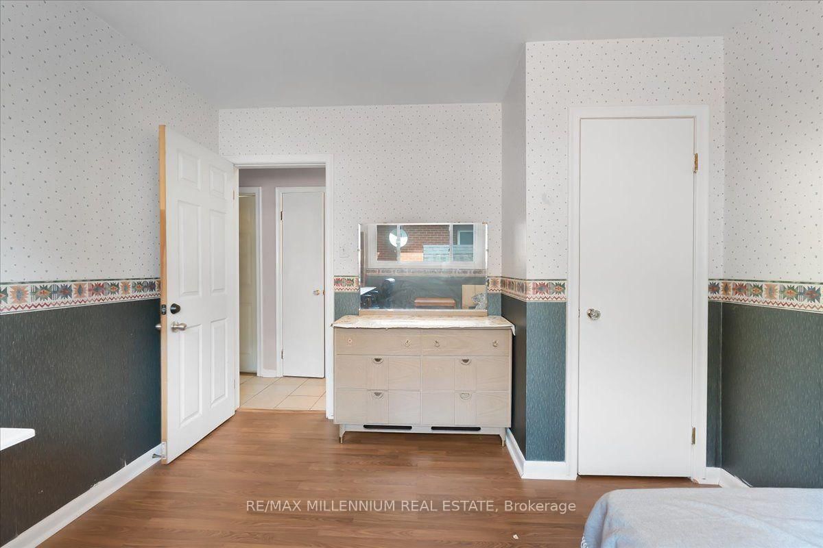 37 Radford Street • Hamilton, ON photo 16
