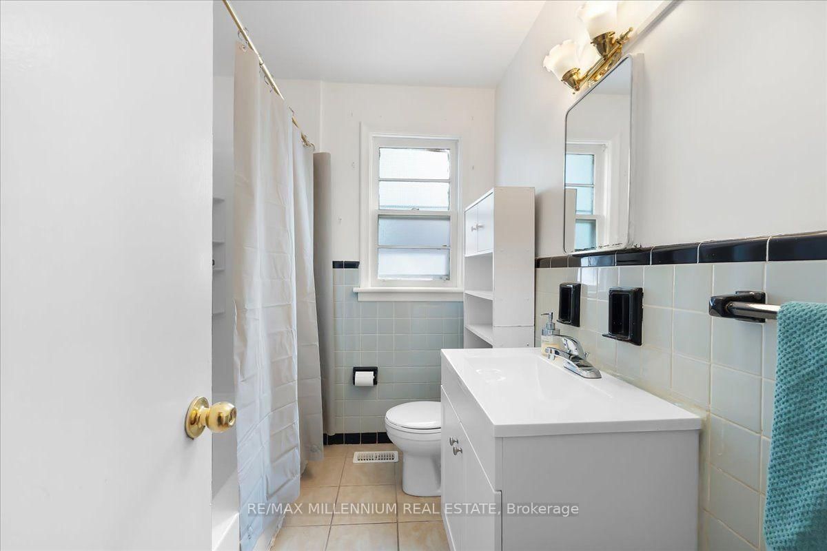 37 Radford Street • Hamilton, ON photo 17