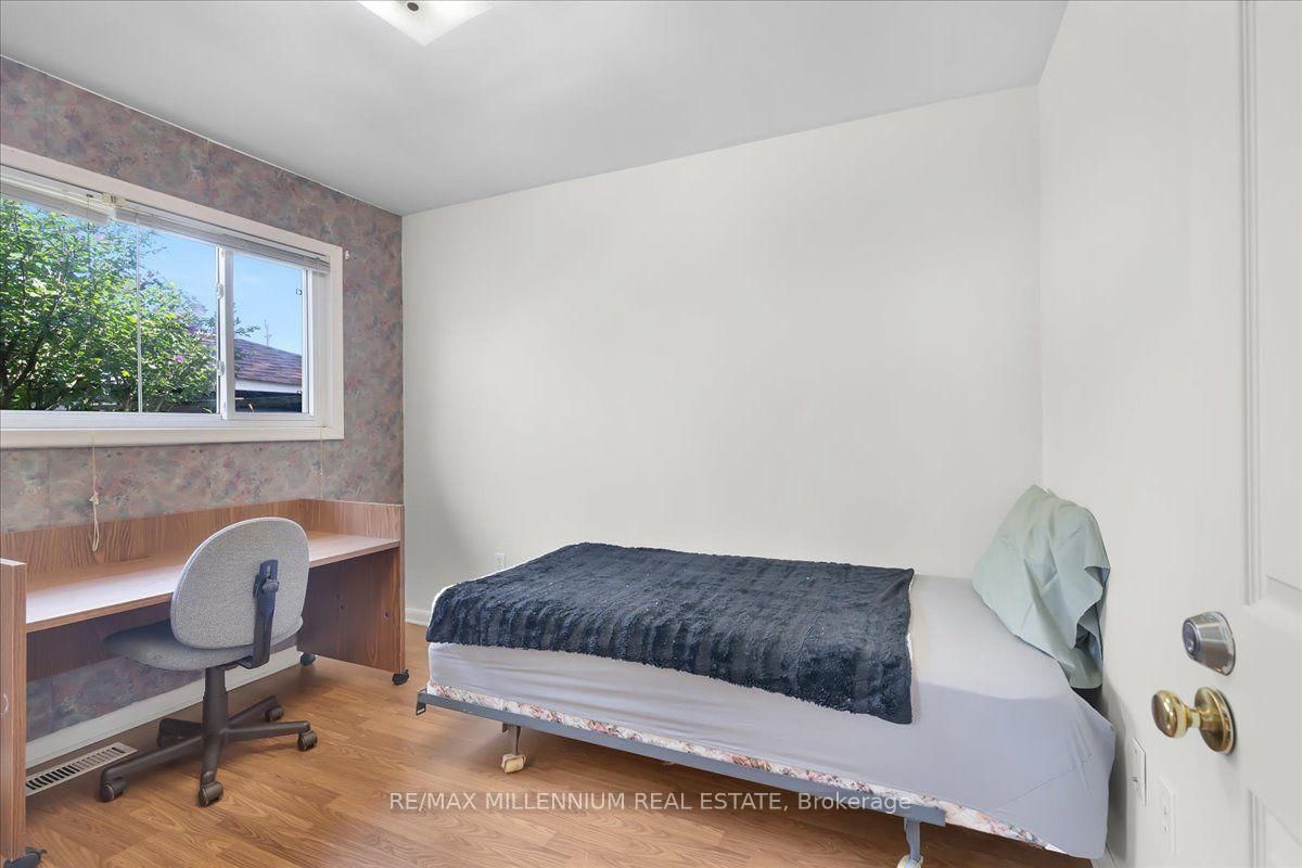 37 Radford Street • Hamilton, ON photo 21