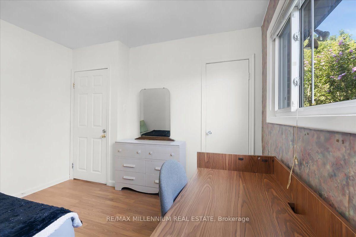 37 Radford Street • Hamilton, ON photo 23