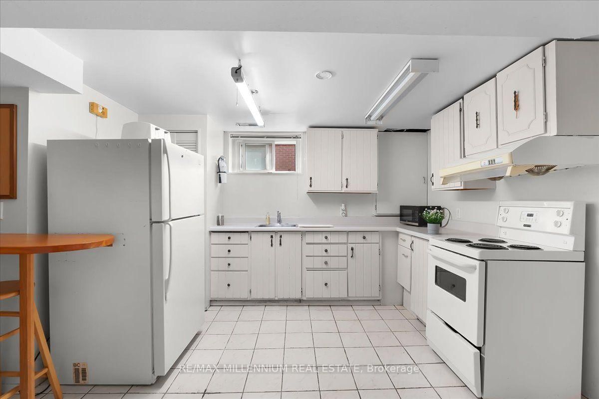 37 Radford Street • Hamilton, ON photo 26
