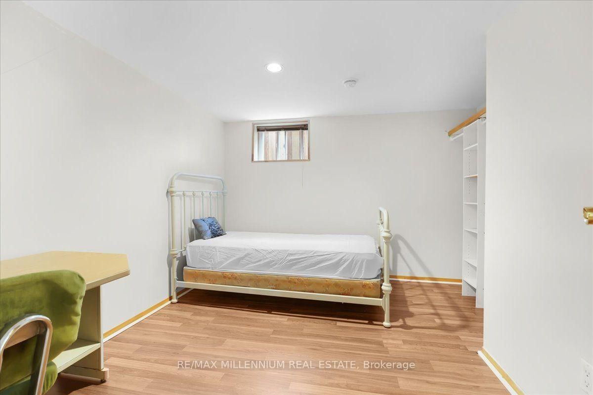 37 Radford Street • Hamilton, ON photo 35