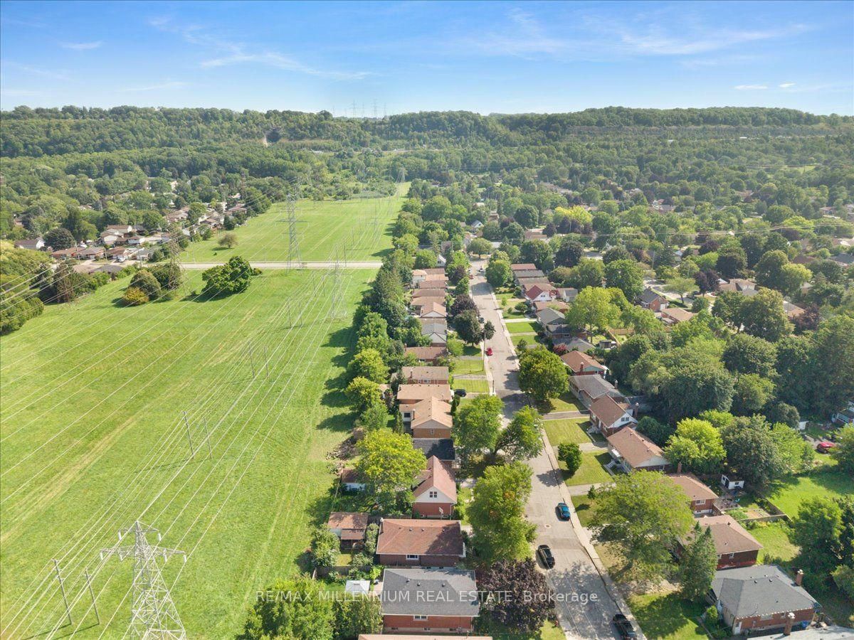 37 Radford Street • Hamilton, ON photo 43