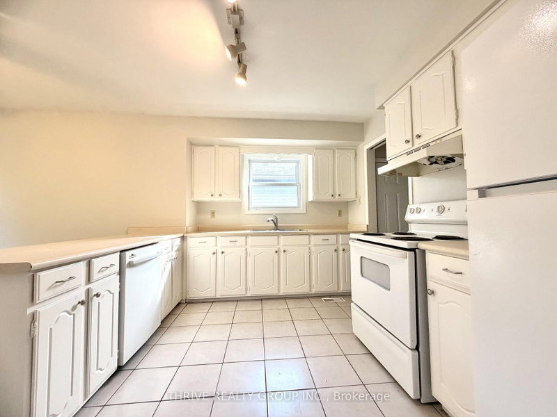 202 Muriel Cres photo 5