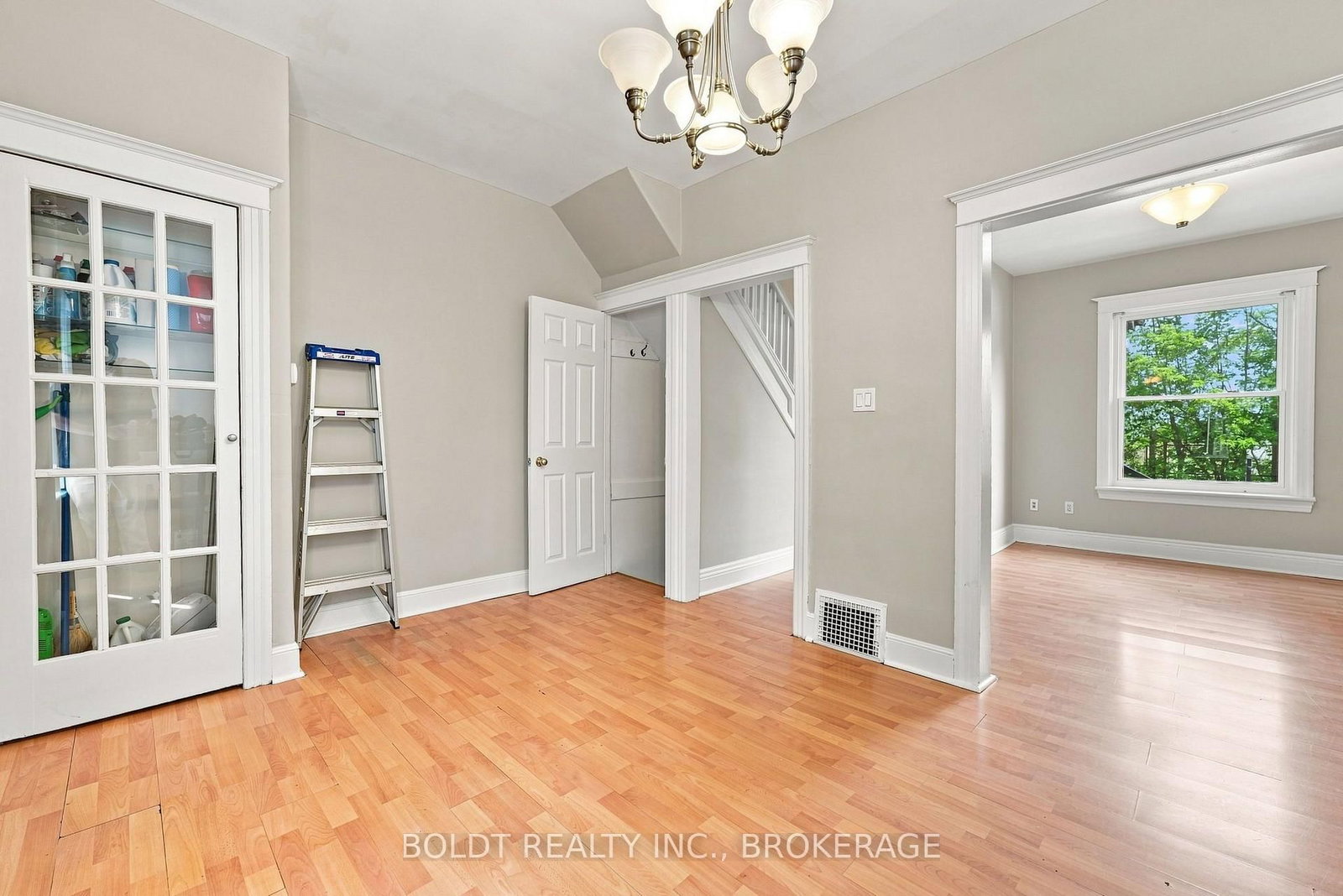 38 Mars Avenue • Hamilton, ON photo 10