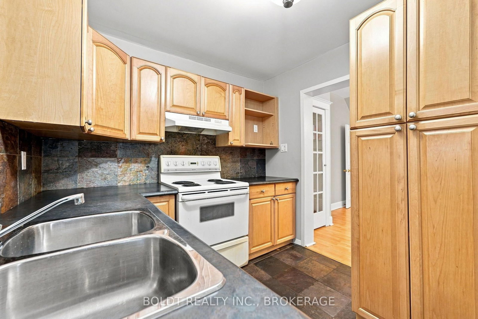 38 Mars Avenue • Hamilton, ON photo 12
