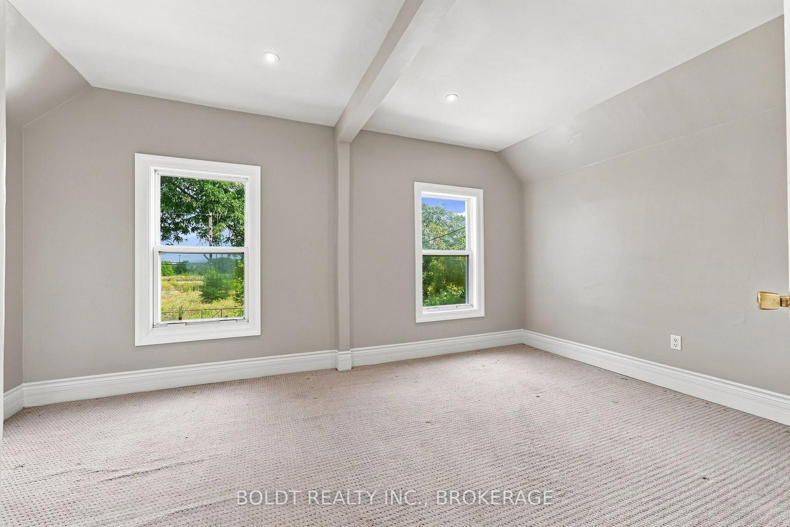 38 Mars Avenue • Hamilton, ON photo 19