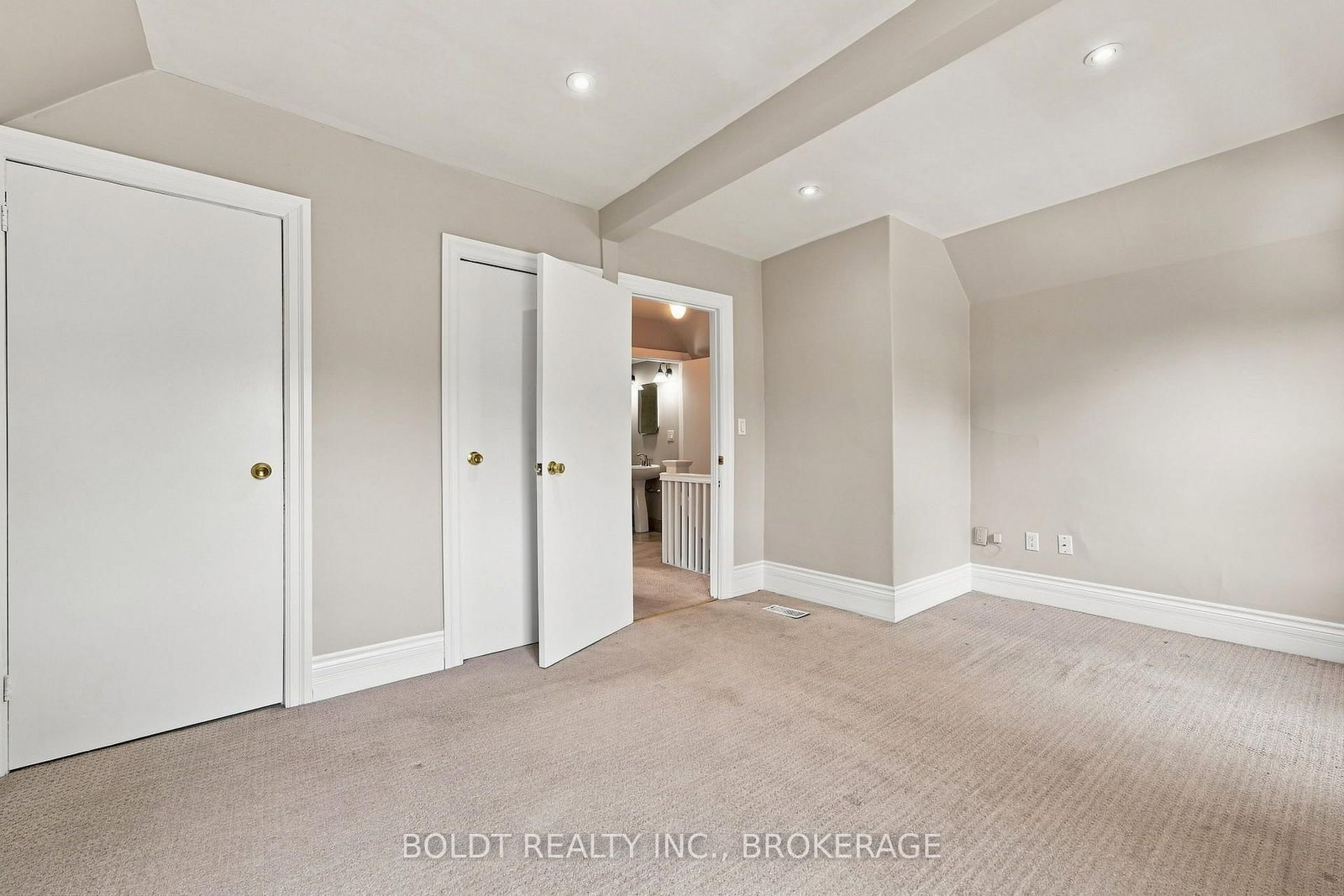 38 Mars Avenue • Hamilton, ON photo 20
