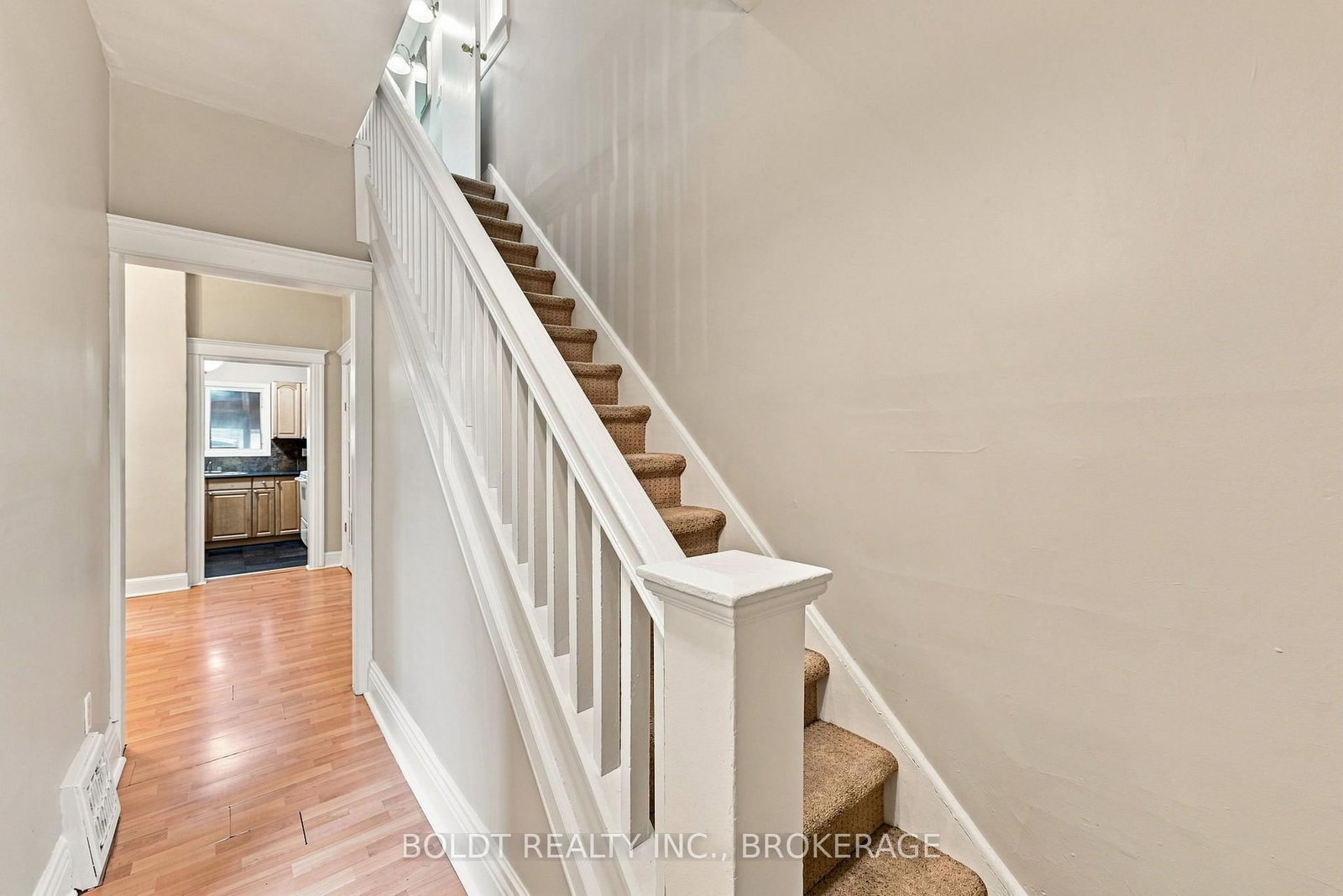 38 Mars Avenue • Hamilton, ON photo 6