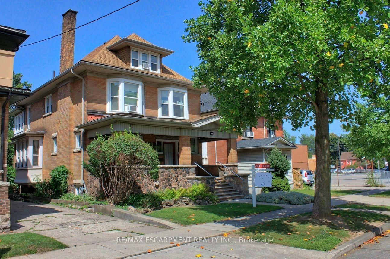 22 Blake Street • Hamilton, ON photo 2