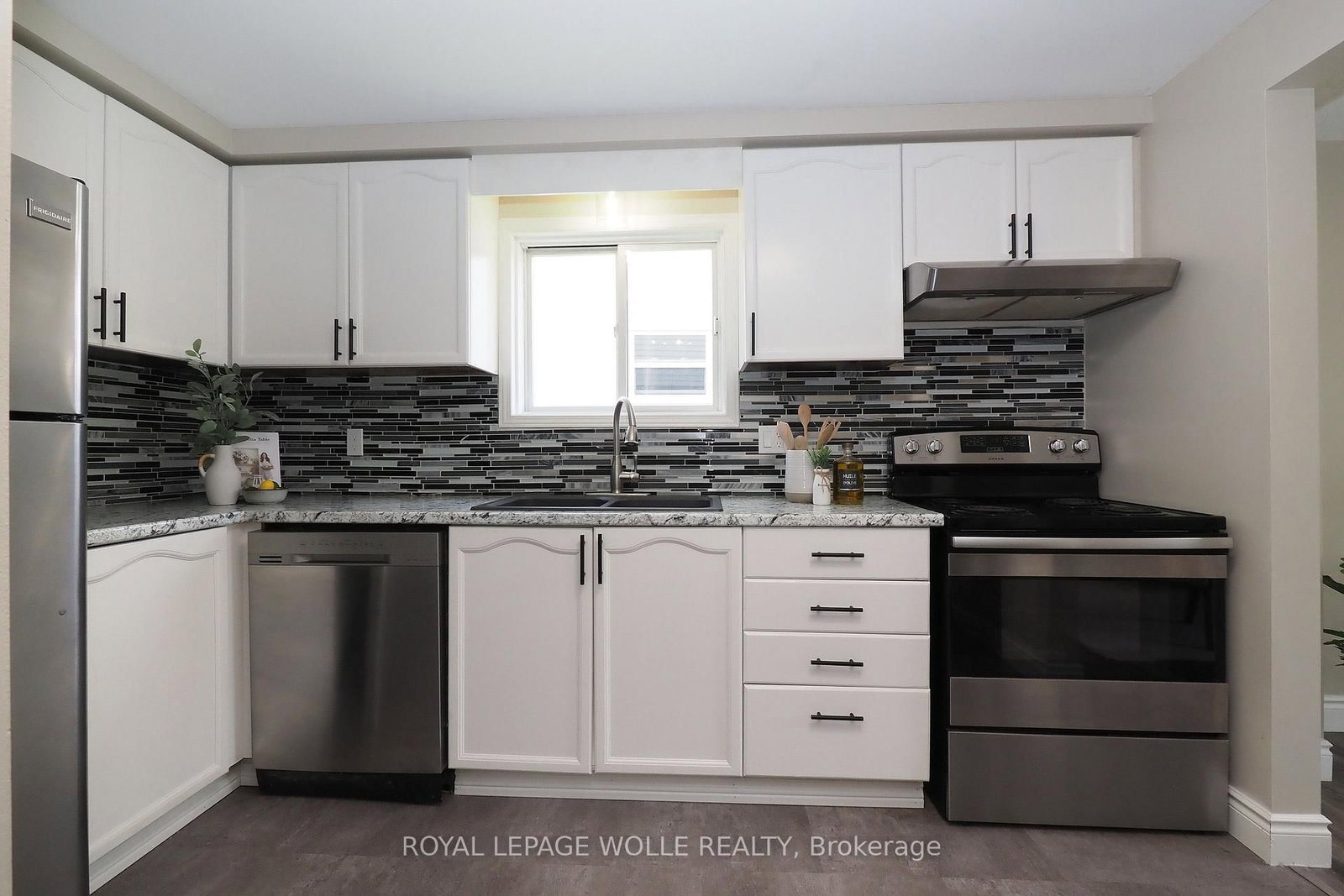 495 Misty Cres, Kitchener, view 18