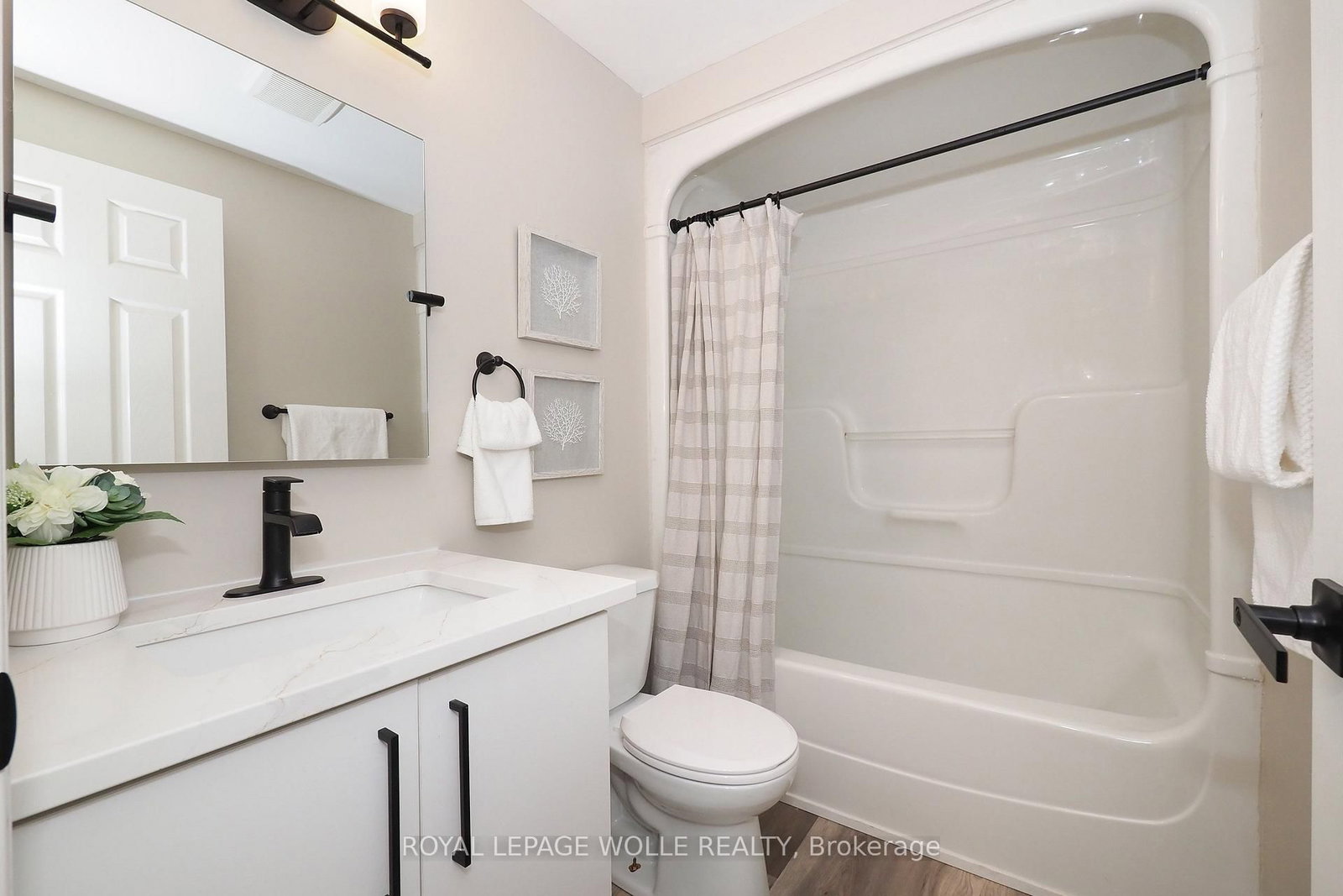 495 Misty Cres, Kitchener, view 31